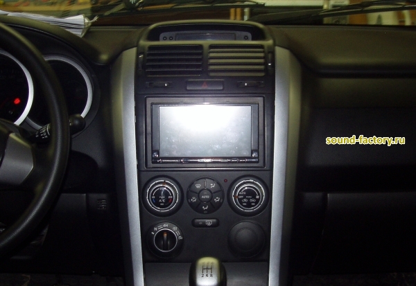 Установка: Автомагнитола в Suzuki Grand Vitara